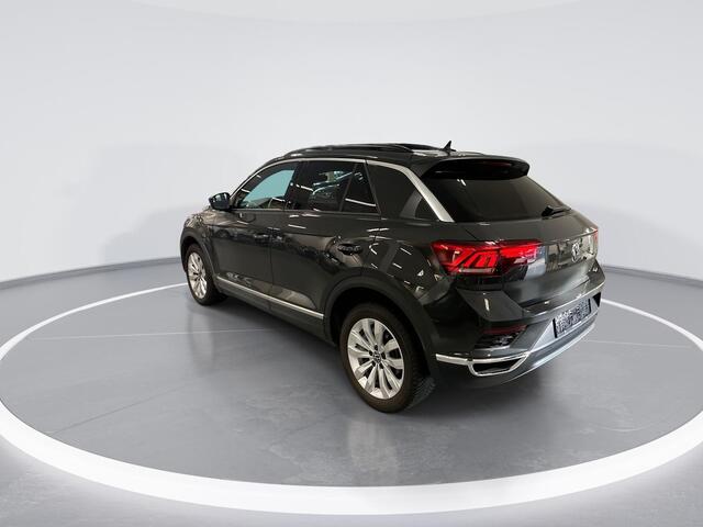 Volkswagen T-Roc 1.5 TSI 150pk DSG Sport · Panoramadak · Afneembare Trekhaak · Stoelverwarming · Navigatie · 17"Velgen · Elek. Inklapbare Spiegels ·