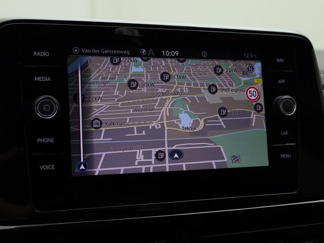 Volkswagen T-Roc 1.5TSI/150PK R-Line Edition DSG · Navigatie · Camera · Apple/Android Car Play · Trekhaak · Stoelverwarming · Garantie t/m 14-10-2029 of 100.000km