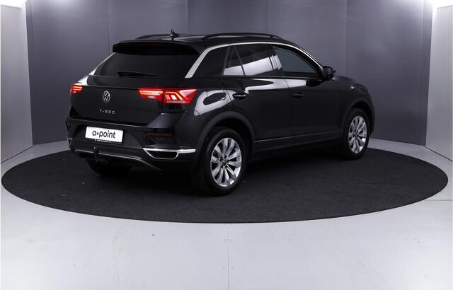 Volkswagen T-Roc 1.5 TSI Style 150 pk Automaat (DSG) | Verlengde garantie | Navigatie | Parkeersensoren | Adaptieve cruise control