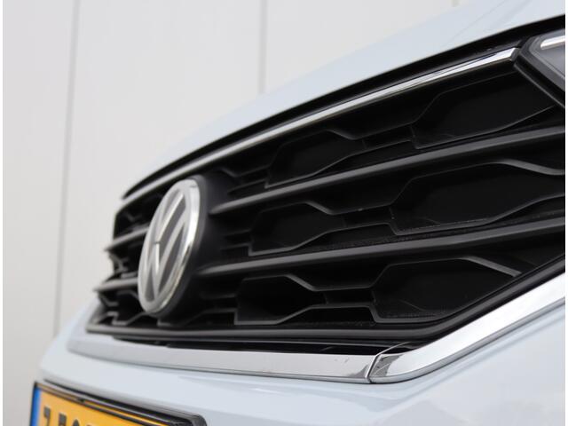 Volkswagen T-Roc 1.0 TSI Style | Stoelverwarming | Camera | ACC |