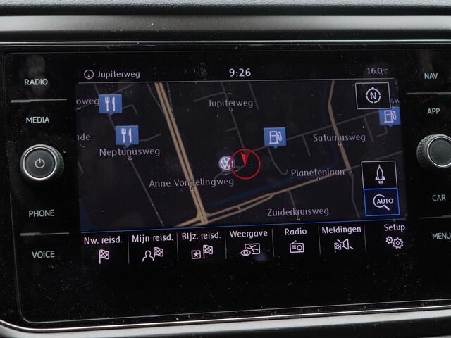 Volkswagen T-Roc 1.0 TSi Style | Stoelverwarming | Adaptive Cruise | Camera | CarPlay | Full LED | Climatronic | 17 Inch | 48.684 Km !!