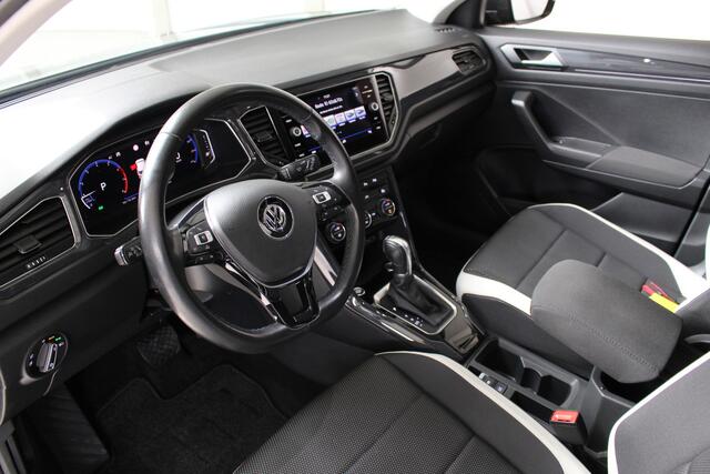 Volkswagen T-Roc 1.5 TSI Sport Navigatie | Camera | Climate control DAB | Inklapbare spiegels | Digitale Cockpit