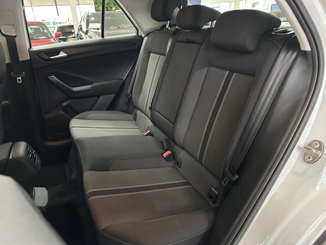 Volkswagen T-Roc 1.5 TSI Style [ ACC I NAVI I AIRCO I CARPLAY ]