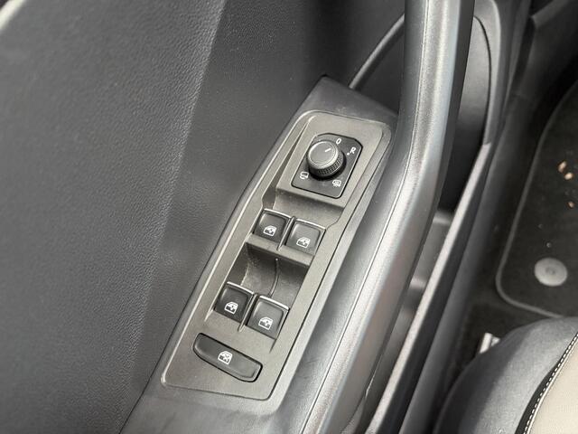 Volkswagen T-Roc 1.5 TSI Sport / Airco (automatisch) / Winter-pakket / Cruise control adaptief /