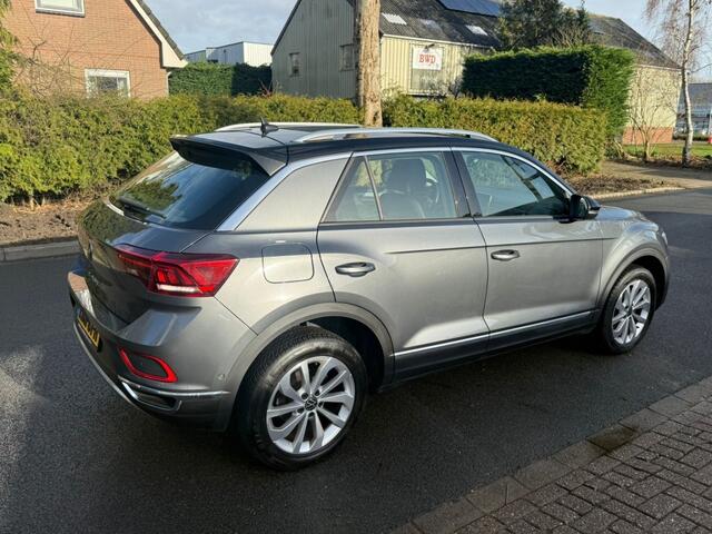 Volkswagen T-Roc 1.5 TSI Live*apple Carplay/Android*navigatie*stoelverwarming*automaat*