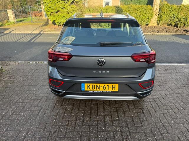 Volkswagen T-Roc 1.5 TSI Live*apple Carplay/Android*navigatie*stoelverwarming*automaat*