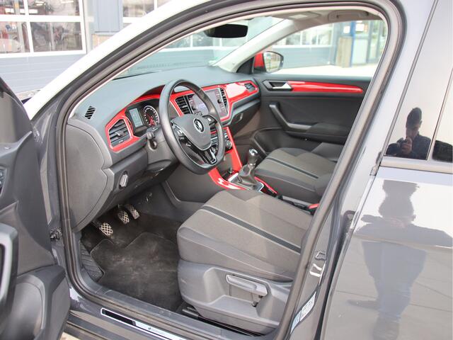 Volkswagen T-Roc 1.0 TSI Style Business Beats, FULL LED, Stoel- & Stuurvw. Prijspakker!