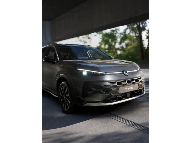 Volkswagen T-Roc 1.5 eTSI 116 7DSG Life First Edition | 'App-Connect' draadloze smartphone integratie | Automatische afstandsregeling (Adaptive Cruise Control) | Buitenspiegels elektrisch instel-, verwarm- en inklapbaar