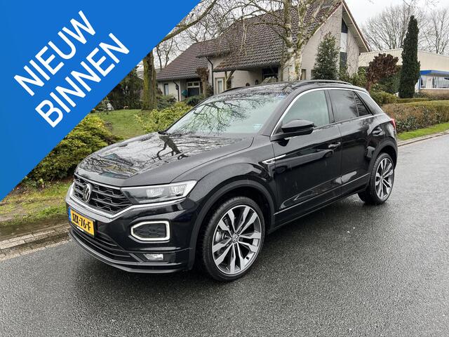 Volkswagen T-Roc 1.5 TSI 150PK DSG R-LineoPanooTrekhaak