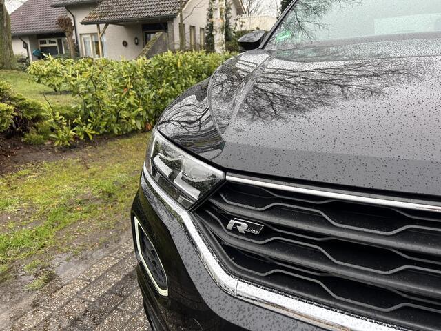 Volkswagen T-Roc 1.5 TSI 150PK DSG R-LineoPanooTrekhaak