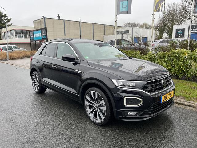 Volkswagen T-Roc 1.5 TSI 150PK DSG R-LineoPanooTrekhaak