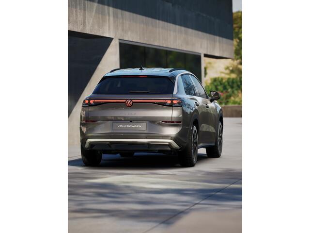 Volkswagen T-Roc 1.5 eTSI 116 7DSG Life First Edition Parkeersensoren voor en achter (Park Distance Control) | App-Connect smartphone integratie