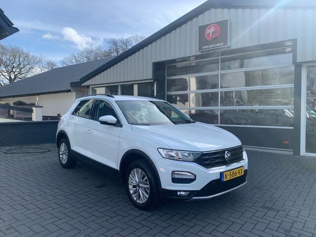 Volkswagen T-Roc 1.5 TSI Style, Cruise control, Trekhaak, Airco, All-in prijs inclusief apk en afleverbeurt!