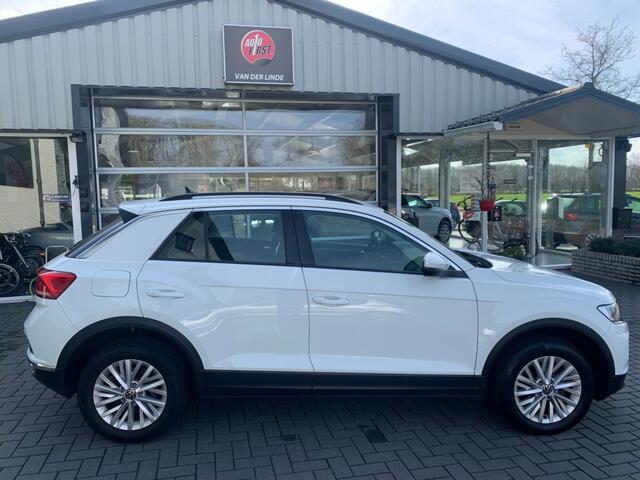 Volkswagen T-Roc 1.5 TSI Style, Cruise control, Trekhaak, Airco, All-in prijs inclusief apk en afleverbeurt!