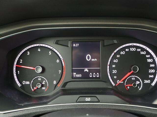 Volkswagen T-Roc 1.0 TSI Style | 110 PK | Achteruitrijcamera | Adaptive cruise control | Apple CarPlay / Android Auto |