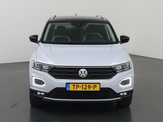 Volkswagen T-Roc 1.5 TSI Sport | Trekhaak | Virtual Cockpit | DAB | Navigatie | Apple CarPlay/Android Auto | Stoelverwarming | Adaptieve Cruise Control | Rijhulp-systeem | Ele.kofferdeksel |