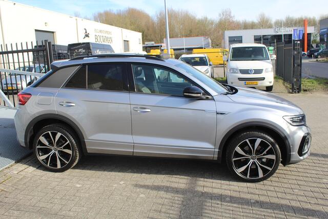Volkswagen T-Roc 1.5 TSI R-Line Panoramadak/ IQ.Light/Stoelverwarming/Achteruitrijcamera/Apple carplay/Adaptieve cruise control/Lane assist/Elektrische achterklep/Keyless entry/Verkeersbord herkenning/Draadloze telefoonlader