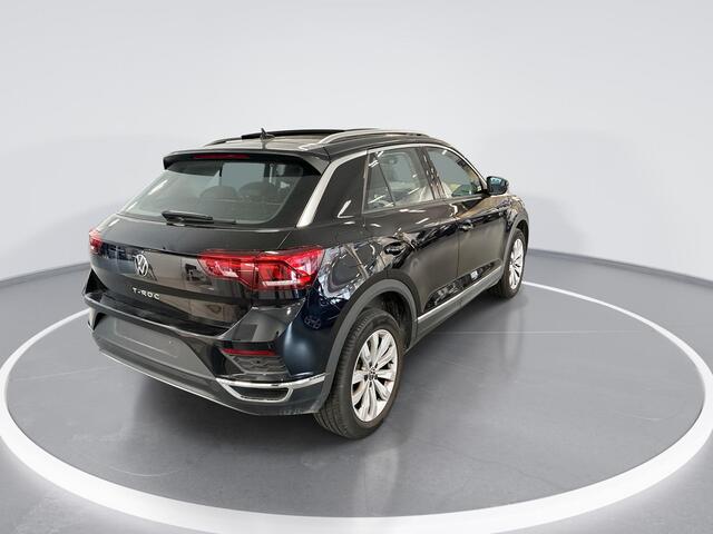 Volkswagen T-Roc 1.5 TSI 150pk DSG Sport · Panoramadak · Camera · Keyless · Apple/Android Car Play · Navigatie · Dodehoek Detectie · 17'' Inch ·