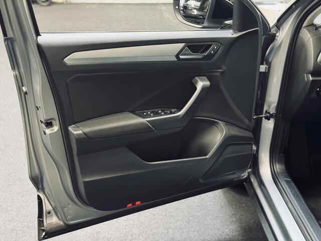 Volkswagen T-Roc 1.0 TSI Life | Camera | CarPlay | Stoelverw.