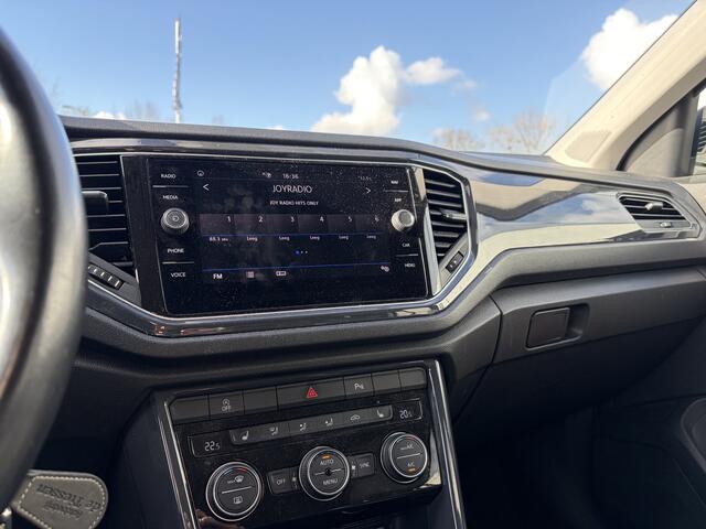 Volkswagen T-Roc 1.5 TSI Sport Camera, Navi Rijklaar met beurt & garantie!