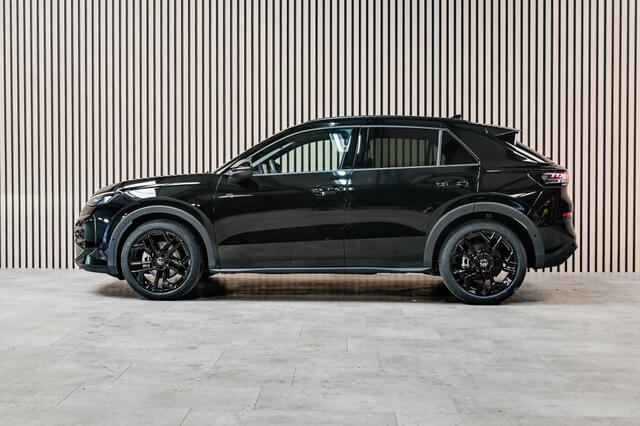 Volkswagen T-Roc 1.5 eTSI R-Line | HUD | BLACK PACK | ELEKTR. ACHTERKLEP | STOELV