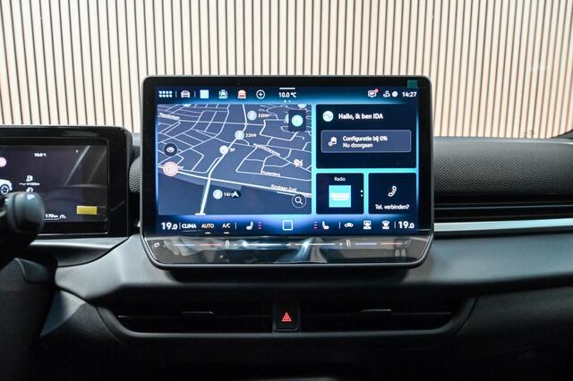 Volkswagen T-Roc 1.5 eTSI R-Line | HUD | BLACK PACK | ELEKTR. ACHTERKLEP | STOELV