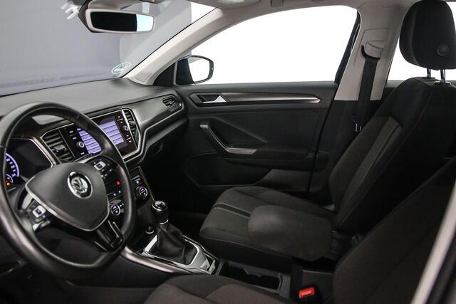 Volkswagen T-Roc Style 1.0 TSI 115pk Trekhaak, Adaptive cruise control, Navigatie, DAB, Radio, Airco, App connect, Parkeersensoren, Bluetooth
