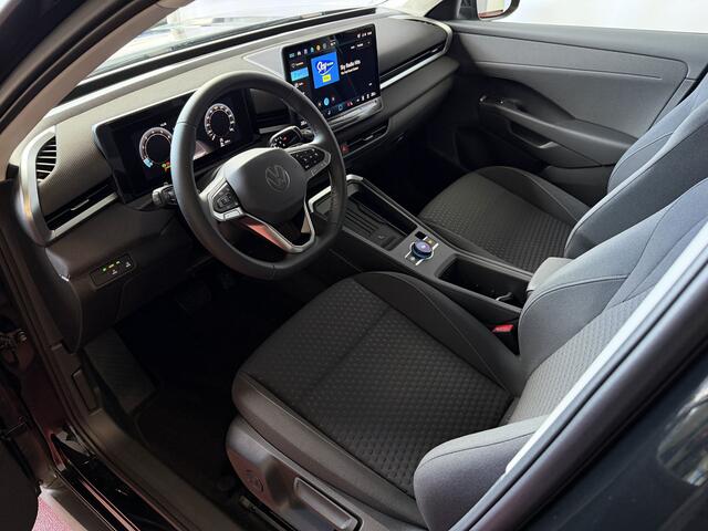 Volkswagen T-Roc NW MODEL 2026 1.5 eTSI 150PK CAMERA STOEL/STUUR VERW. LED