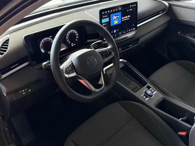 Volkswagen T-Roc NW MODEL 2026 1.5 eTSI 150PK CAMERA STOEL/STUUR VERW. LED