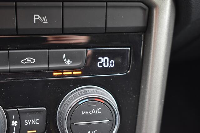 Volkswagen T-Roc 1.5 TSI Automaat Navi parkeer-camera