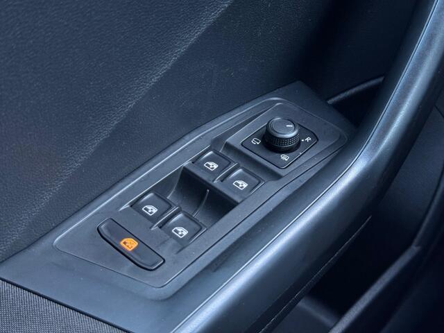 Volkswagen T-Roc 1.0 TSI Style - App Connect - stoelverwarming - climate control