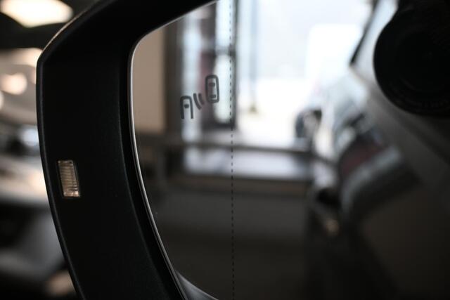 Volkswagen T-Roc 1.5 TSI Sport Business R | AUTOMAAT | CAMERA | STOELVERWARMING | APPLECARPLAY/ANDROIDAUTO | ADAPT. CRUISE CONTROL | CLIMATE CONTROL | PDC | LMV