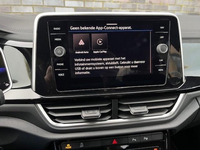 Volkswagen T-Roc 1.5 TSi DSG R-LINE - AFN. TREKH. - CAMERA - IQ