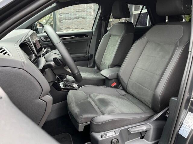 Volkswagen T-Roc 1.5 TSi DSG R-LINE - AFN. TREKH. - CAMERA - IQ