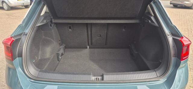 Volkswagen T-Roc 1.5 TSI R-Line Edition Virtual Cockpit Stuur/Stoelverwarming PDC V+A Camera