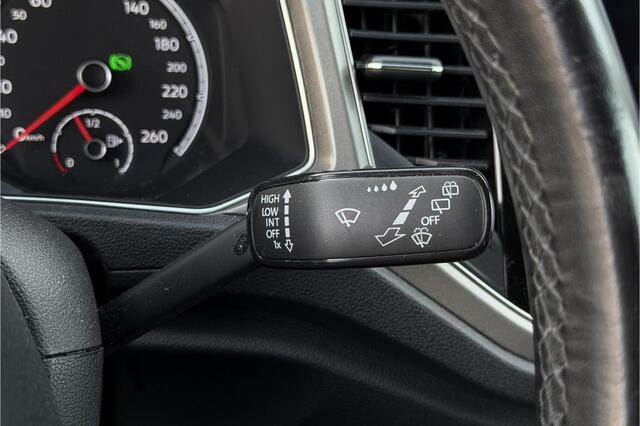 Volkswagen T-Roc 1.5 TSI 150PK DSG-7 | Trekhaak | Camera | Stoelverwarming | Carplay