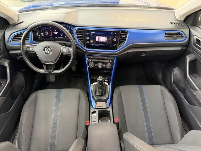 Volkswagen T-Roc 1.0 TSI Style, 115Pk, 2018, Panoramadak, 1ste eigenaar, Digital dashboard, Climate control, Parkeersensoren, LED koplampen,
