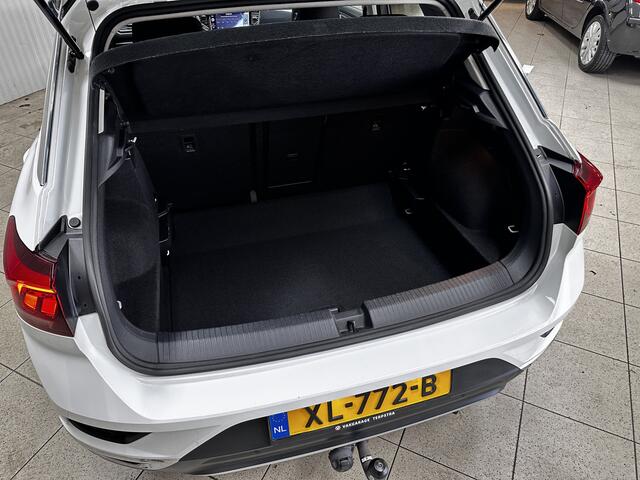 Volkswagen T-Roc 1.5 TSI Style/ Open-Pano Dak/ Automaat/ LED Koplampen/ Virtual Cockpit/ Trekhaak/ Clima/ Navi/ Cruise/ Bluetooth/ Multi.LEDER.Stuur/ Elek.Pakket/ Isofix/ PDC V+A.