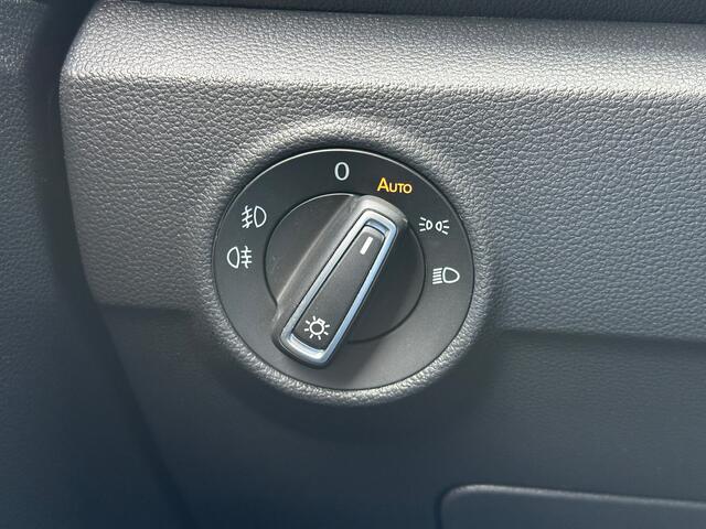 Volkswagen T-Roc 1.5 TSI 150pk Style | Trekhaak | Navi | Camera | Carplay | Adap. Cruise | Rijklaar incl. 1 jaar Bovag garantie