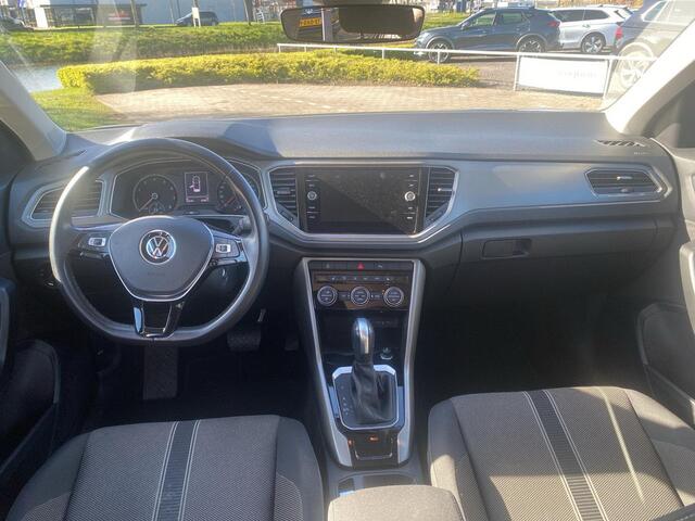 Volkswagen T-Roc 1.5 TSI Style Business | 150 Pk | Automaat | Trekhaak | Navi | Clima | Pdc | A-Camera | LED | 32.210Km !! |