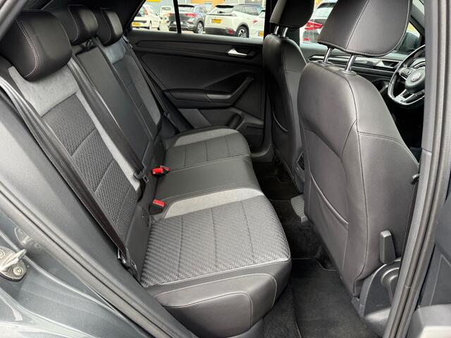 Volkswagen T-Roc 1.5 TSI BJ.2018 R-LINE ACC CAMERA TREKHAAK LED