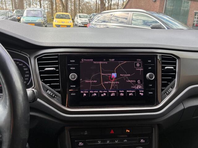 Volkswagen T-Roc 1.5 TSI 150PK AUTOMAAT! TREKHAAK/CAMERA/ADAP.CRUISE