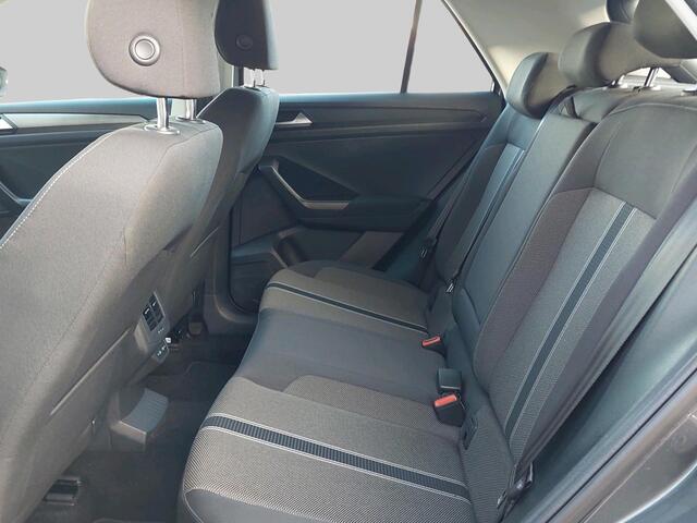 Volkswagen T-Roc 1.5 TSI Style Business | Afneembare Trekhaak | Camera | Winter Pakket