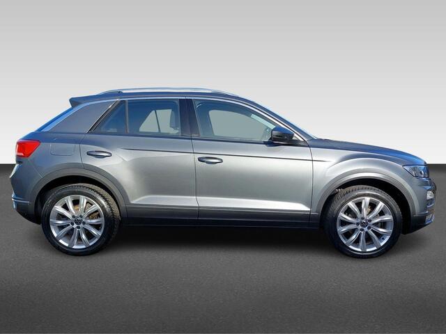 Volkswagen T-Roc 1.5 TSI Style Business | Afneembare Trekhaak | Camera | Winter Pakket