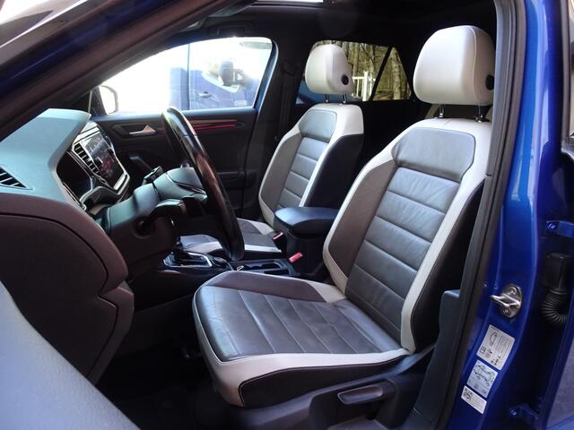 Volkswagen T-Roc 2.0 TSI 190pk DSG 4M *Pano/Leer/Digi/Trekh/NL Auto*