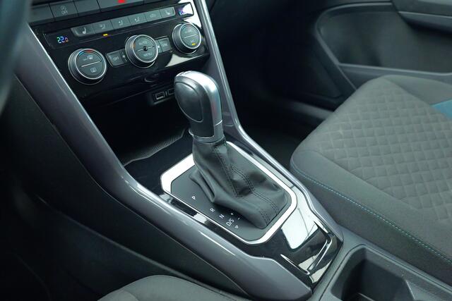 Volkswagen T-Roc 1.5 TSI Sport | Automaat | Digitaal dashboard | 17'' licht metaal |