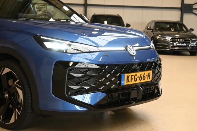 Volkswagen T-Roc 1.5 eTsi 150pk R-Line First Ed. | IQ. Light | 360° | Head-up | 100% (Dealer) onderhouden label