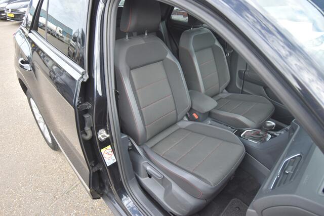 Volkswagen T-Roc 1.5 TSI Sport , TREKHAAK , VIRTUAL COCKPIT , A UITRIJ CAM , LED KOPL , PDC V+A ,