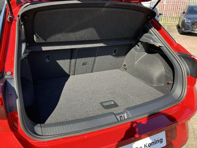 Volkswagen T-Roc 1.5eTSI/150PK R-Line First Edition DSG · Panoramadak · Trekhaak · Camera + Parkeersensoren · Apple/Android · Garantie t/m 05-02-2030 of 100000km