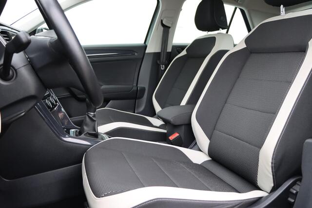 Volkswagen T-Roc 1.0 TSI Sport | Adaptive | Sensoren | Trekhaak